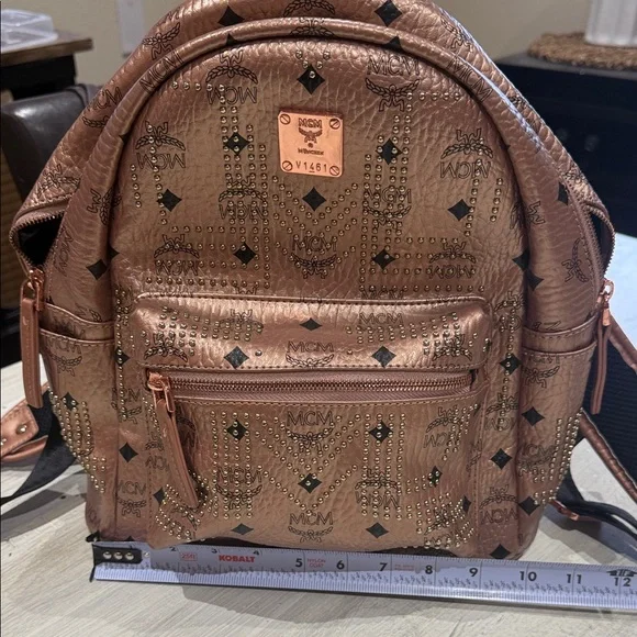 Source Unknown Visteos Metallic Rose Gold Backpack with Stud Accents - Picture 14 of 15